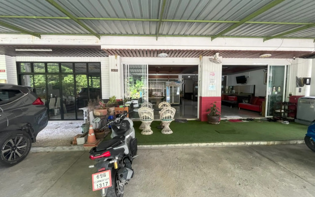 Chollada Inn Kamala