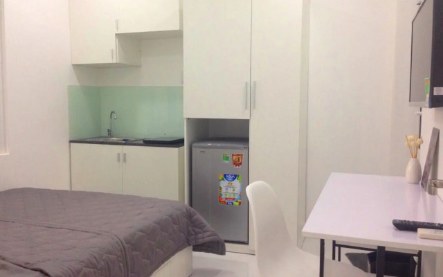 Smiley Apartment 9