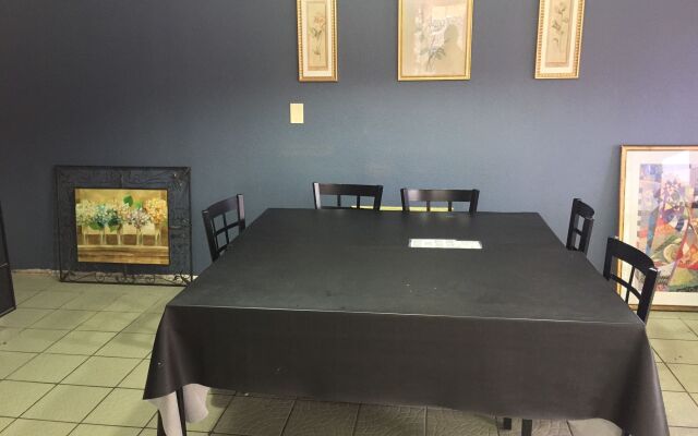 Budget Inn