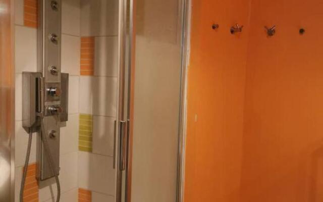 Loft 50m2 plein centre-ville avec garage, WiFi...