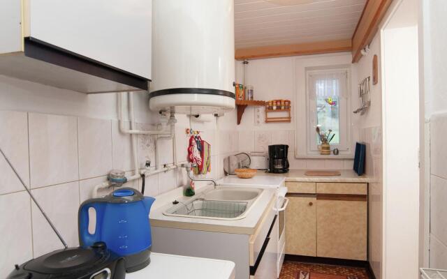 Quiet Cottage Near Trails