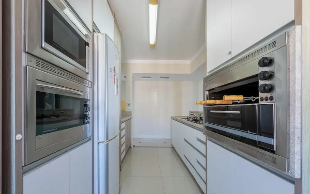 Cozy 3BR apt W/balcony sea View Cet1702