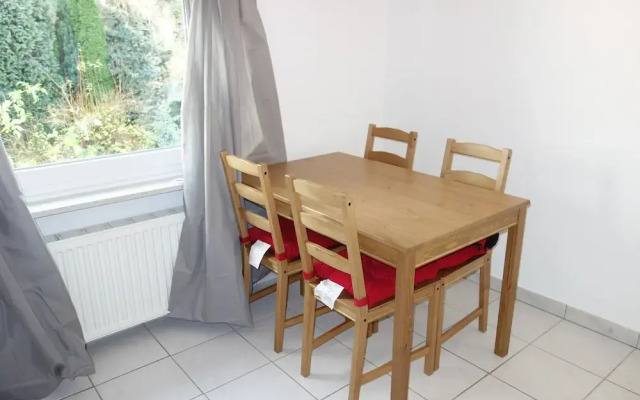 Tolstov-Hotels Large 3 Room Apartment with Garden