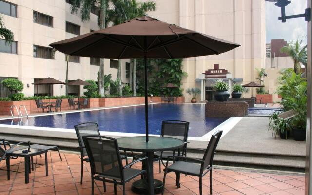Grand Seasons Hotel