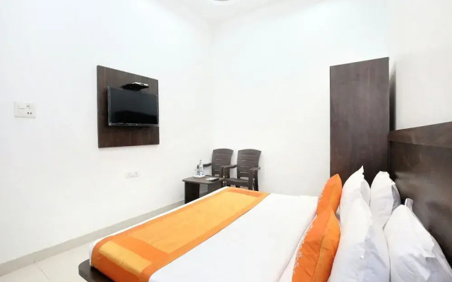 OYO 11421 Regal Residency