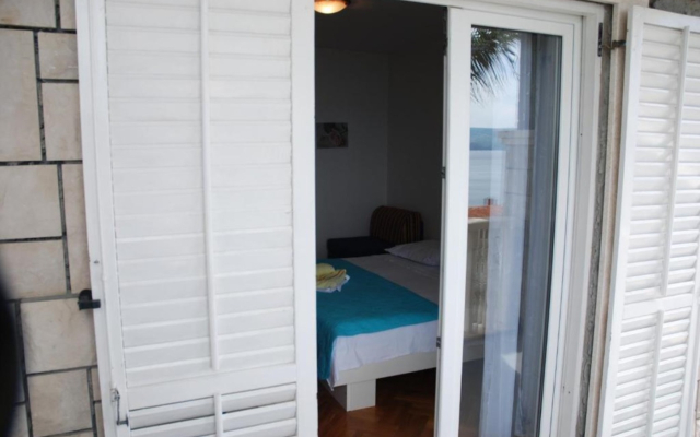 Apartment Sima - comfortable family apartments A2 Ivona Omis, Riviera Omis