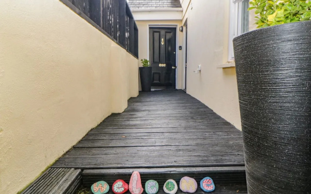 Monterey Mews