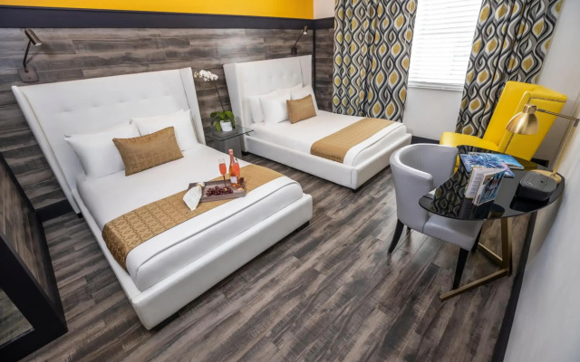 Catalina Hotel & Beach Club