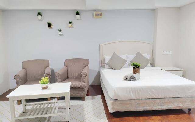 Star Regency by Plush