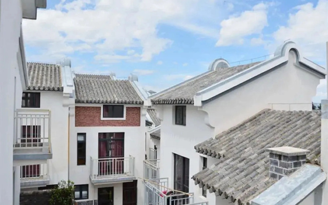 Sweetome Vacation Rentals (Erhai Longwan)