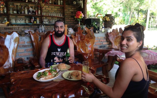 The Lazy Bar And Guesthouse
