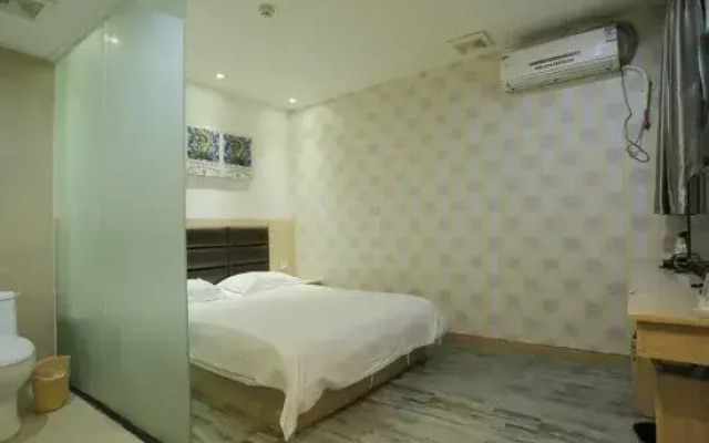 Constellation Hotel