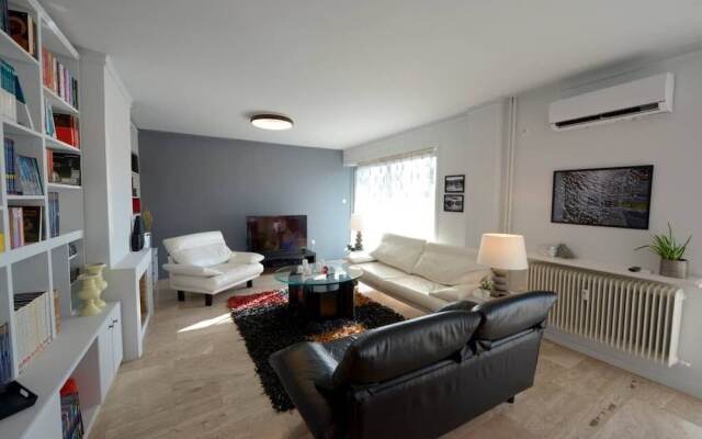 New Superb & Luminous 2 Bedroom Apartment