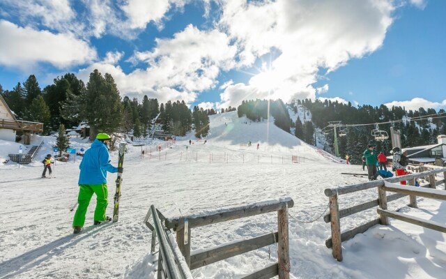 Cavalese few min From ski a04