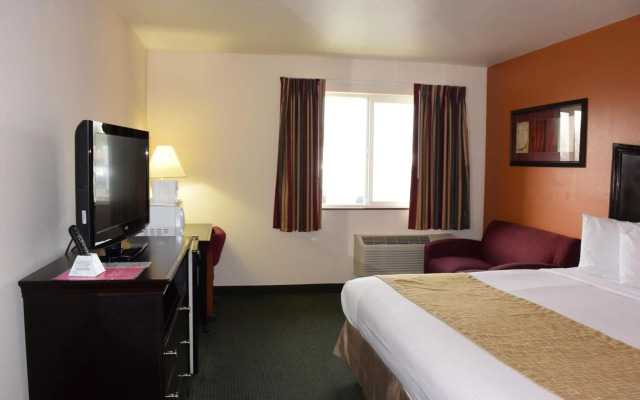 Travelodge Suites by Wyndham Newberg