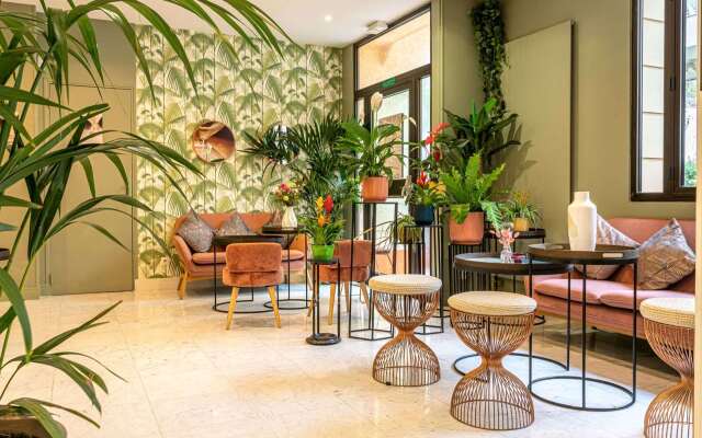 Hotel Ariane Montparnasse by Patrick Hayat