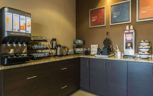 Comfort Inn & Suites Edmonton International Airport