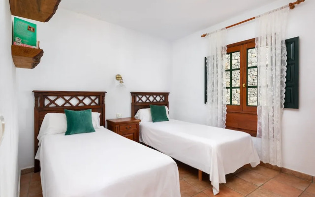 Aragon House