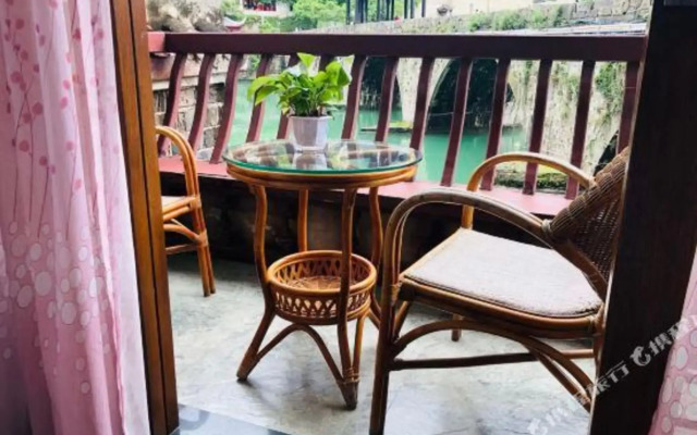 Wushi Ju | Zhenyuan Ancient Town Riverside Homestay
