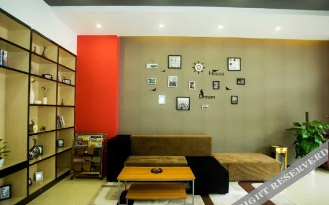 Fufeng Zhishang Hotel