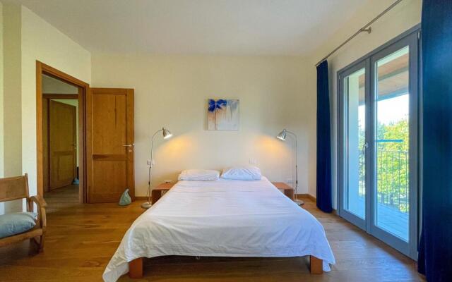 Scenic apartment in Belvedere Ostrense with private pool