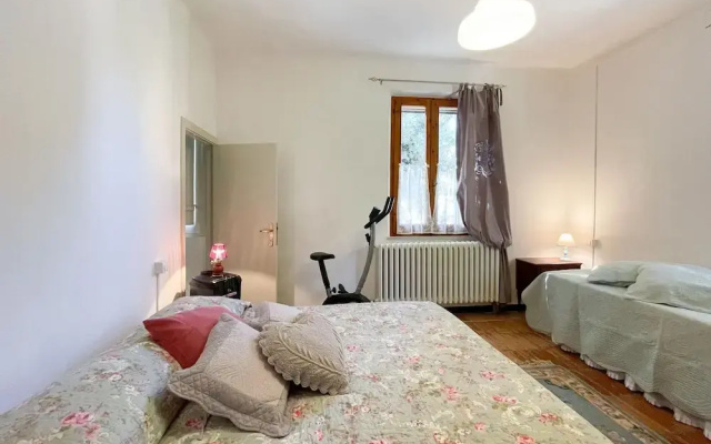 Pleasant Holiday Home With Whirlpool