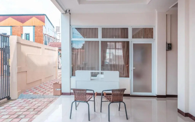 OYO Life 2658 Kost Rasyamada