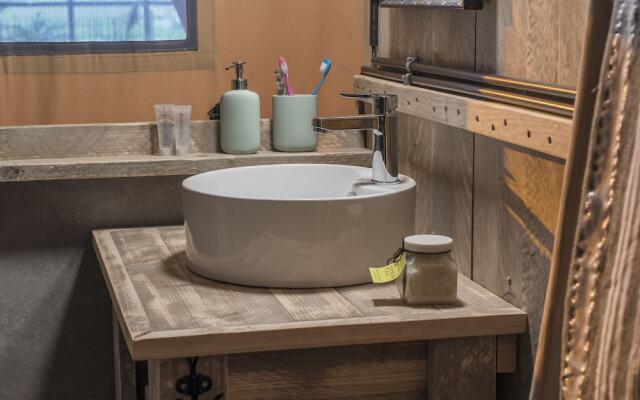 Tent Lodge With Sanitary Facilities
