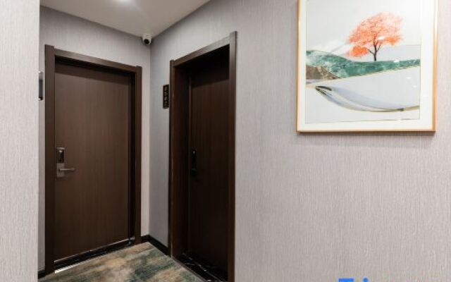 Yuntian Business Hotel (Yakeshi Railway Station Passenger Transport Station)