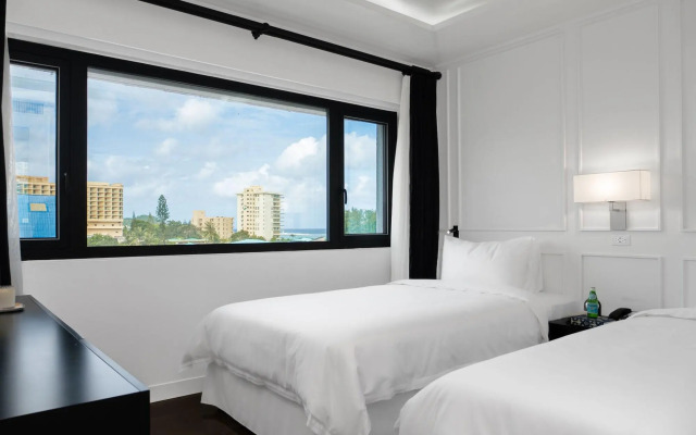 Pacific Bay Hotel
