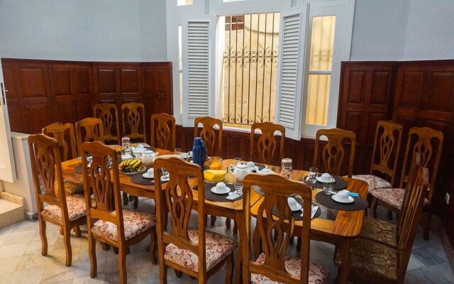 Villa Azurea 7 rooms Vedado