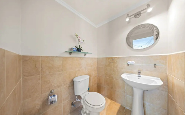 Gold Coast 4br4 5BA Villa w Privatepool Gym