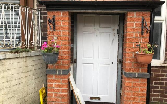Private Studio Flat Great Location in Manchester