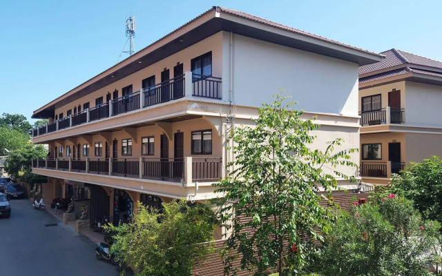 Panupong Hotel