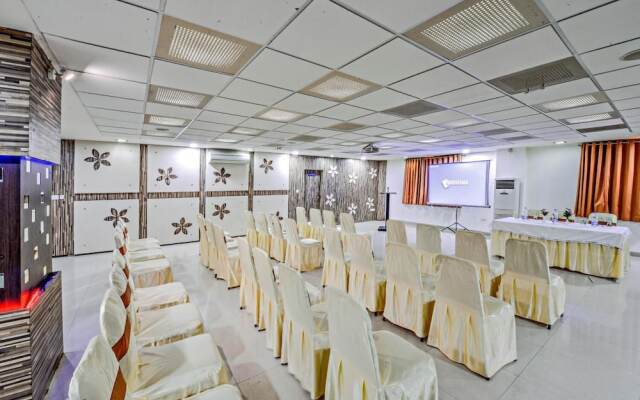 Raghu Mahal Hotel