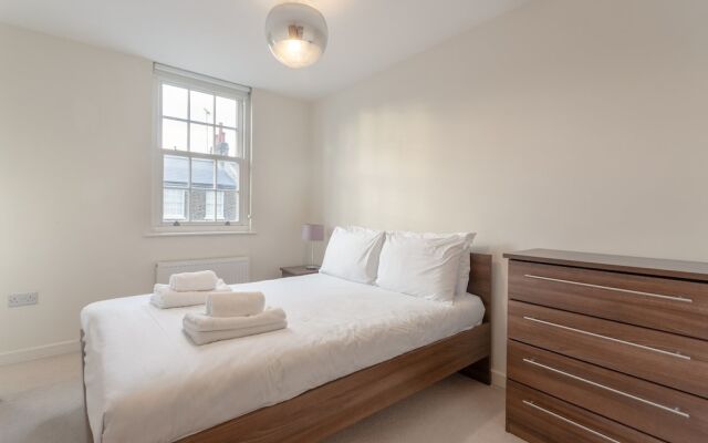 2 Bed Townhouse in Shepherds Bush