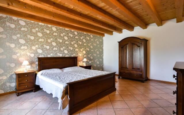 Apartment Colombare Teboi