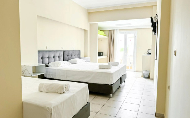 Kavos Plaza Hotel