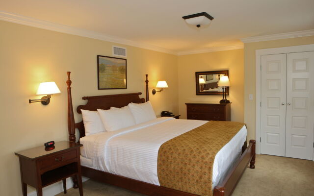 Publick House Historic Inn and Country Motor Lodge