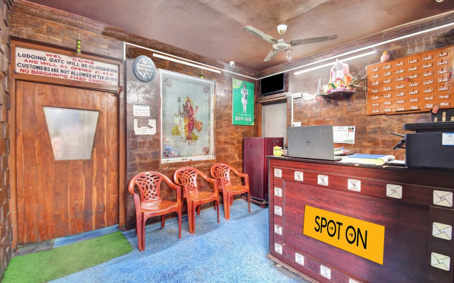 OYO 805742 Vikram Lodge