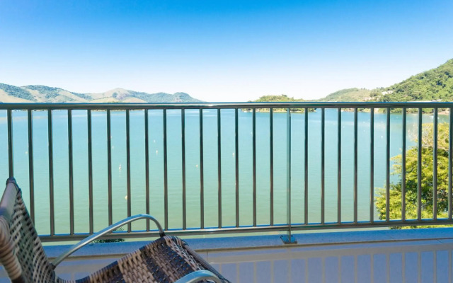 Venha curtir essa maravilha! Frente para o mar!