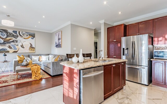 Luxury Villa - Mississauga Square One