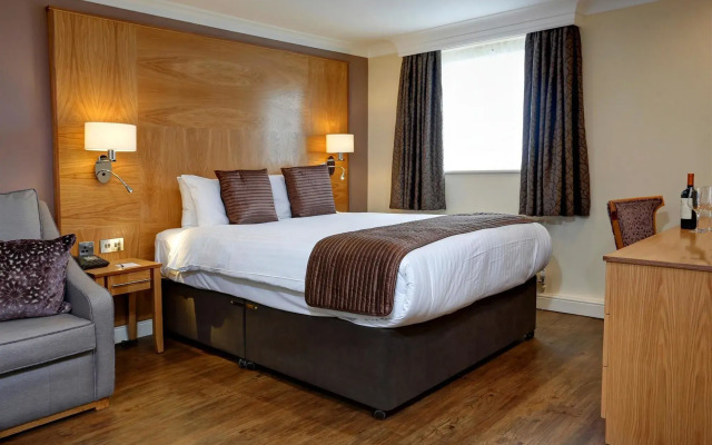 Crowne Plaza East Midlands Airport by IHG