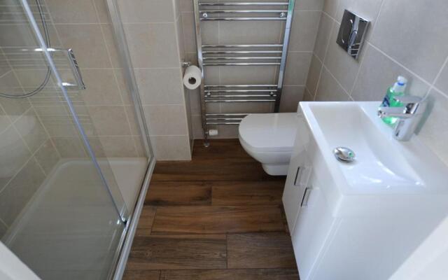 2 Hadleigh Villas