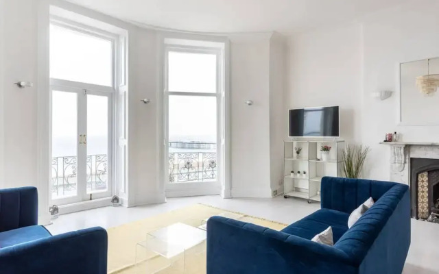 Bright And Elegant 3 Bedroom Seafront Apartment