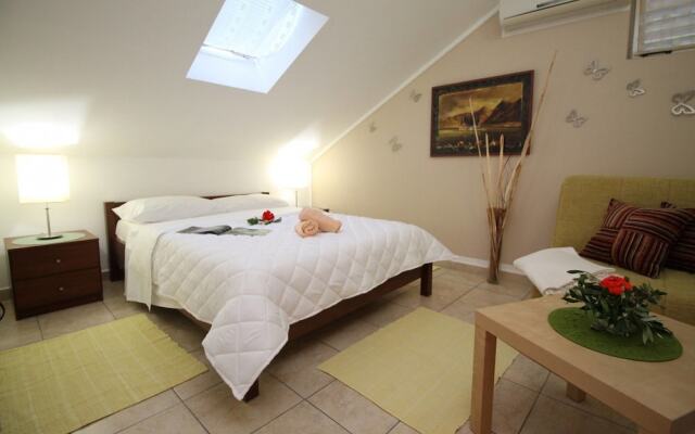 Marko Apartments