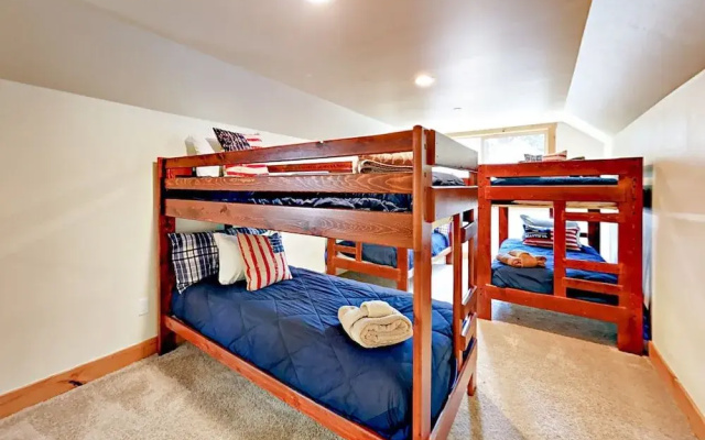 831 Patricia Cabin