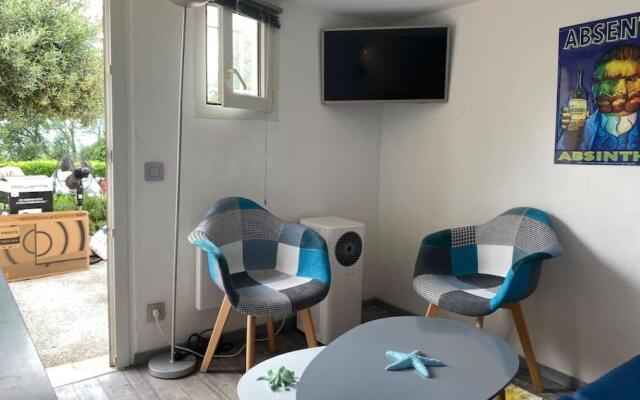 Studio rénové avec piscine proche Saint-Tropez