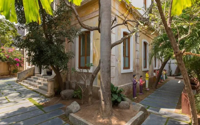 La Villa Hotel