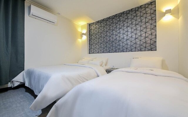 Fashion Hotel